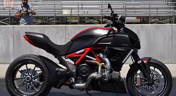 Commonwealth Motorcycles makes 236bhp Ducati Diavel Carbon Turbocharged Commonwealth Motorcycles makes 236bhp Ducati Diavel Carbon Turbocharged