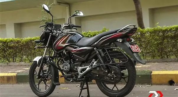 Bajaj Auto reports 1 per cent hike in March sales Bajaj Auto reports 1 per cent hike in March sales