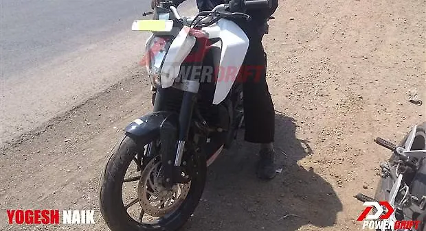 KTM Duke 390 spotted testing on old Mumbai-Pune highway KTM Duke 390 spotted testing on old Mumbai-Pune highway