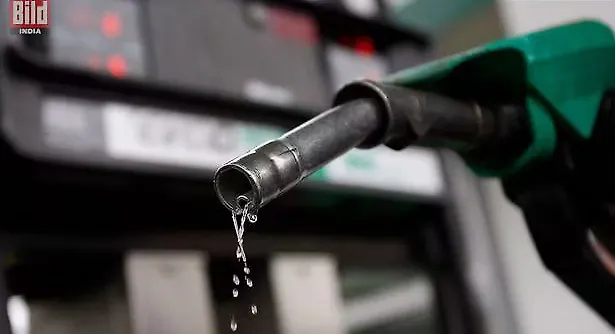 Petrol price cut by 1 rupee per litre Petrol price cut by 1 rupee per litre