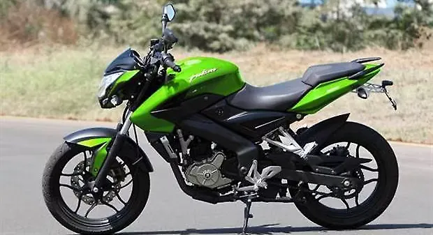 Pulsar 200 NS gets Ninja Green paint scheme for Indonesian market Pulsar 200 NS gets Ninja Green paint scheme for Indonesian market