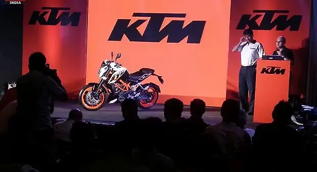 KTM 390 Duke ABS launched for Rs 1.80 lakh in India KTM 390 Duke ABS launched for Rs 1.80 lakh in India