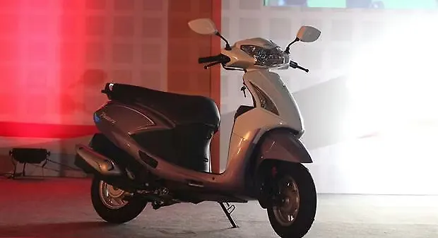 Hero MotoCorp unveils the new Pleasure scooter Hero MotoCorp unveils the new Pleasure scooter