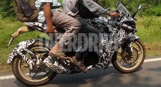 Bajaj Pulsar 200SS spied testing Bajaj Pulsar 200SS spied testing
