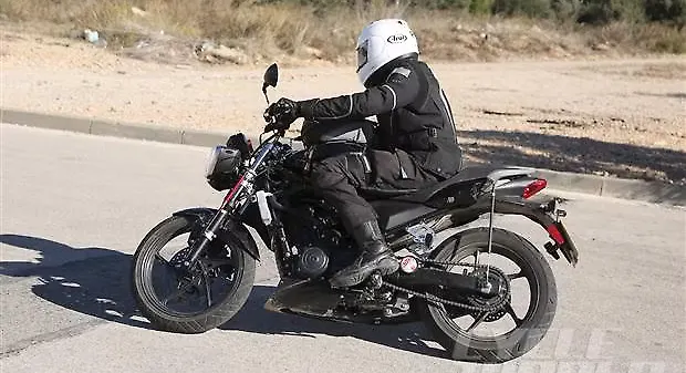 Triumph Daytona 250 and naked sportbike spied testing Triumph Daytona 250 and naked sportbike spied testing