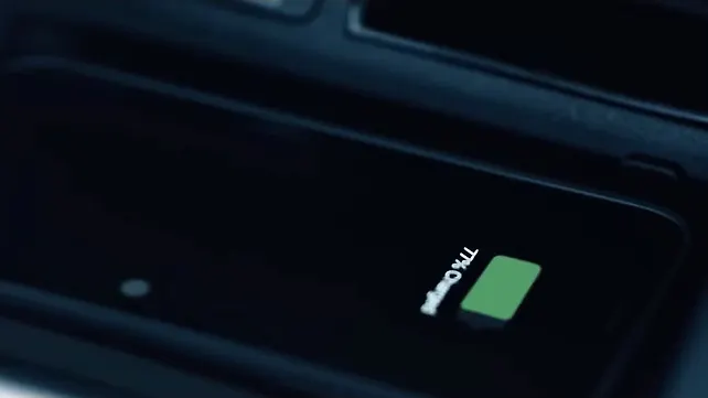 USB port / AUX / Power outlet / Wireless charging USB port / AUX / Power outlet / Wireless charging