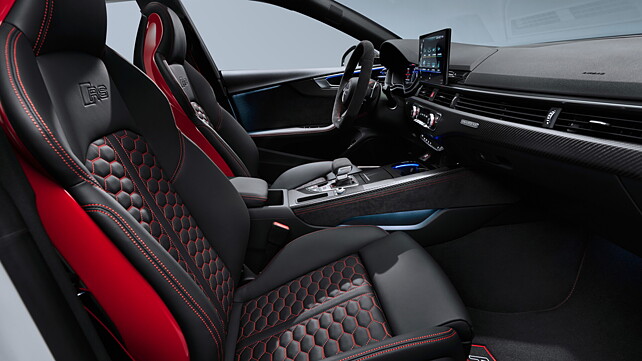 Передние рядные сиденья Audi RS5