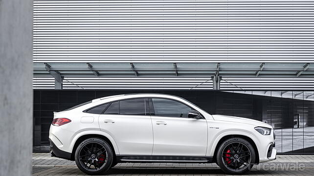 Right view of Mercedes-Benz GLE