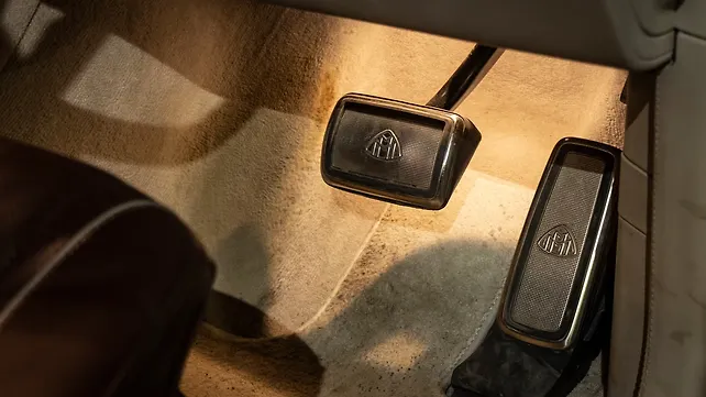 Pedals/Foot Controls Pedals/Foot Controls
