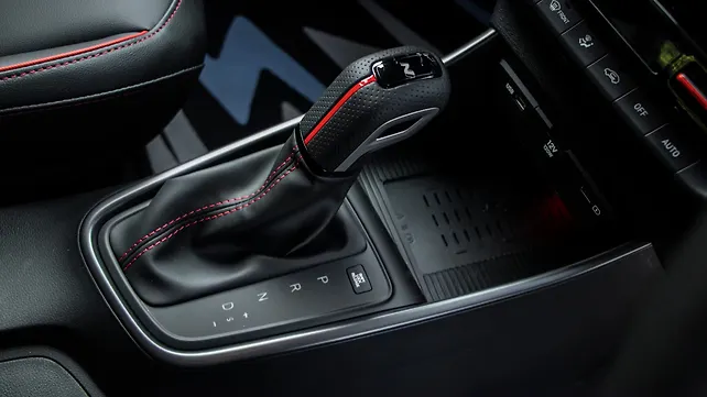 Gear Shifter/Gear Shifter Stalk Gear Shifter/Gear Shifter Stalk