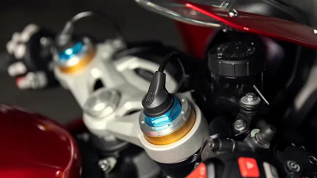 Triumph Speed Triple 1200RR Front Suspension Triumph Speed Triple 1200RR Front Suspension