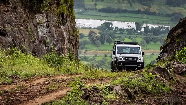 Force Motors Gurkha Новый правый передний три четверти Правые передние три четверти