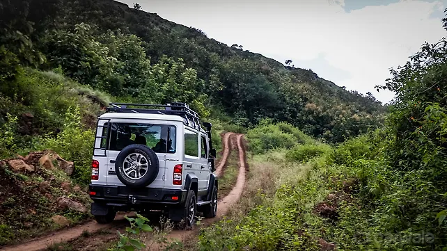 Force Motors Gurkha новые задние правые три четверти Правые задние три четверти