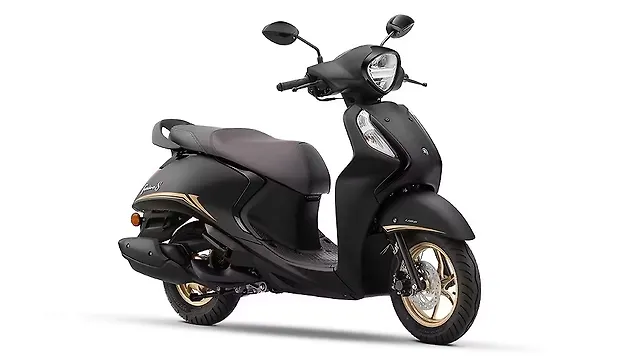 TVS Jupiter 125 Right Front Three Quarter