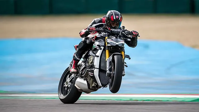 Ducati Streetfighter V4 Right Side View