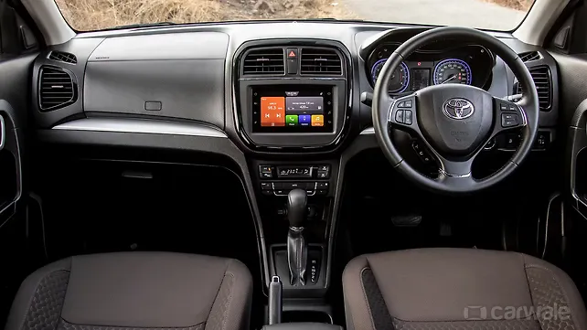 Панель приборов Toyota Urban Cruiser Панель приборов Toyota Urban Cruiser
