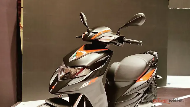 Aprilia SR 160 Left Side View Aprilia SR 160 Left Side View