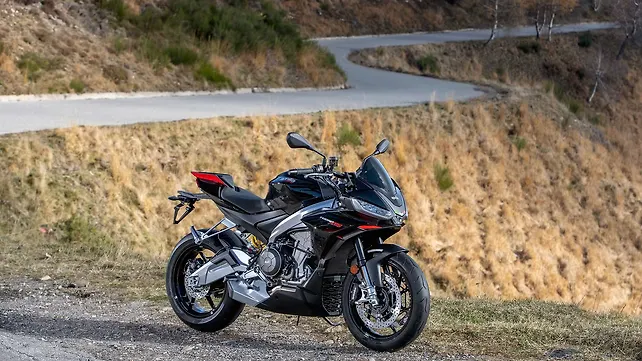 Aprilia Tuono 660 Right Side View Aprilia Tuono 660 Right Side View