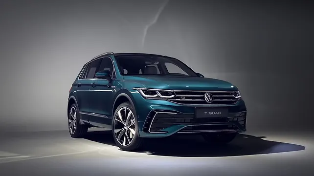 Volkswagen Tiguan Right Front Three Quarter Volkswagen Tiguan Right Front Three Quarter