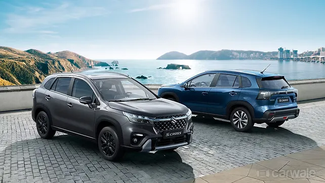 Maruti Suzuki S-Cross правый передний три четверти Maruti Suzuki S-Cross правый передний три четверти