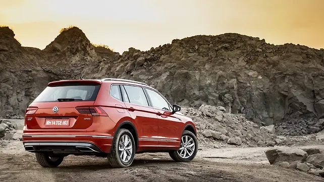 Volkswagen Tiguan AllSpace Right Rear Three Quarter Volkswagen Tiguan AllSpace Right Rear Three Quarter