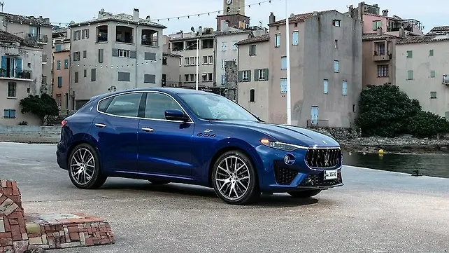 Maserati, вид справа Maserati, вид справа