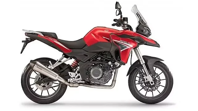 Benelli TRK 251 Right Side View Benelli TRK 251 Right Side View