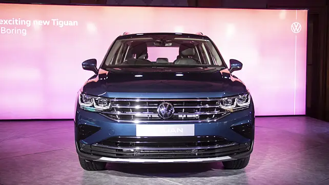 Volkswagen Tiguan Front View Volkswagen Tiguan Front View