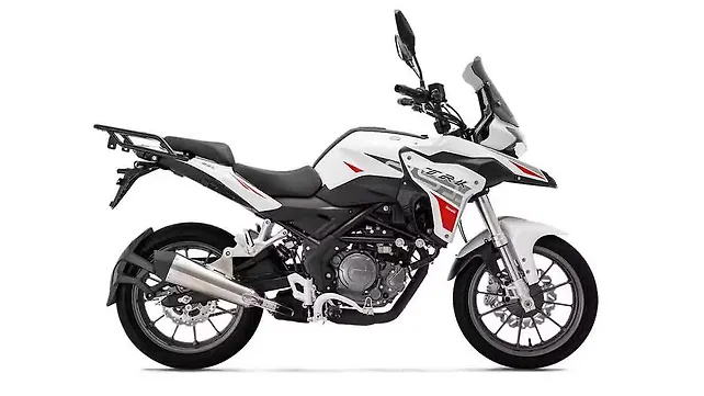 Benelli TRK 251 Right side view Benelli TRK 251 Right side view