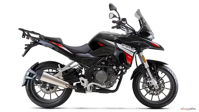 Benelli TRK 251 Right side view Benelli TRK 251 Right side view