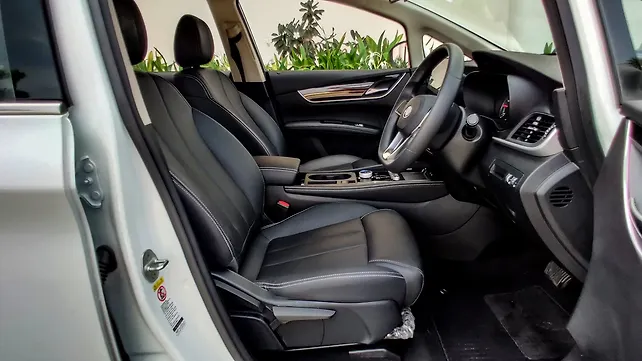 Toyota Innova Crysta Front Row Seats