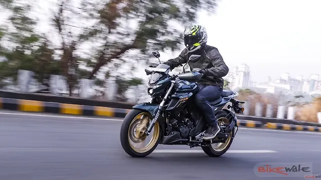 Bajaj Pulsar N250 action Bajaj Pulsar N250 action