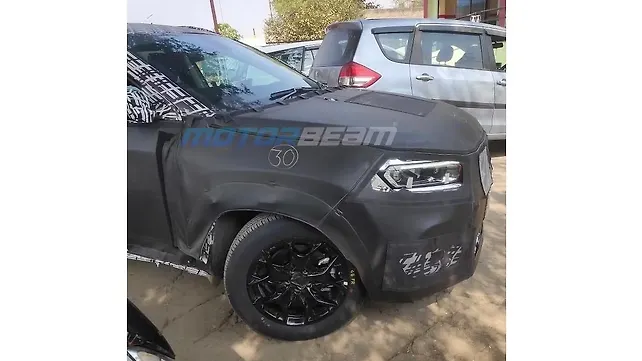 Семиместный Jeep Compass (Low-D), вид справа Семиместный Jeep Compass (Low-D), вид справа