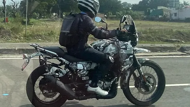 Yezdi Roadking Right Side View Yezdi Roadking Right Side View