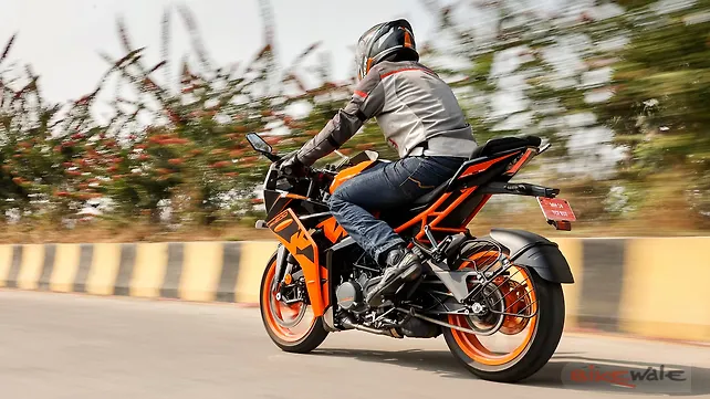 Yamaha YZF R15 V4 action Yamaha YZF R15 V4 action