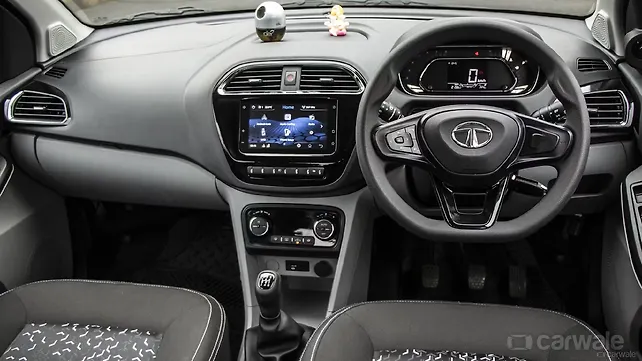 Приборная панель Maruti Suzuki Celerio Приборная панель Maruti Suzuki Celerio