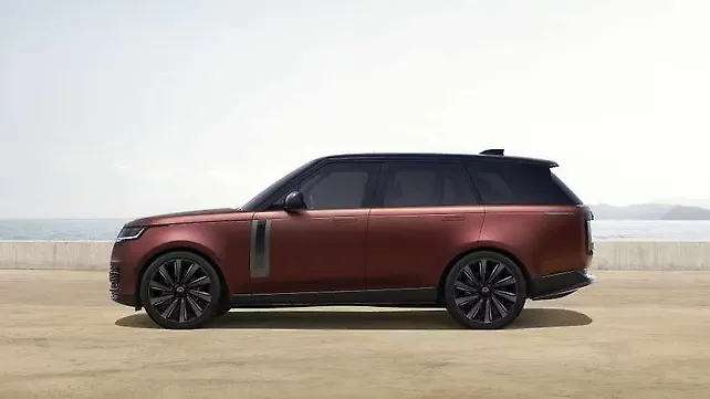 Land Rover New Range Rover Left Side View Land Rover New Range Rover Left Side View