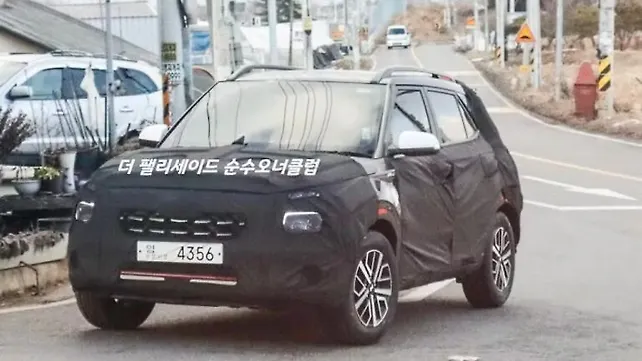 Hyundai Venue Facelift Left Front Three Quarter