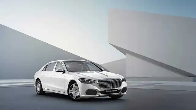 Mercedes-Benz S-Class Right Front Three Quarter Mercedes-Benz S-Class Right Front Three Quarter
