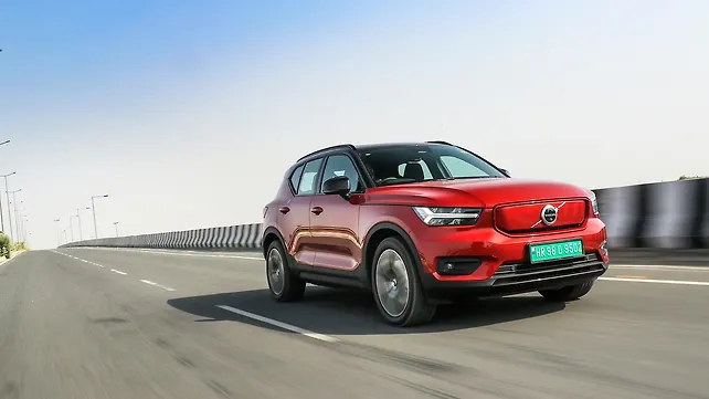 Volvo XC40 Recharge Left Front Three Quarter