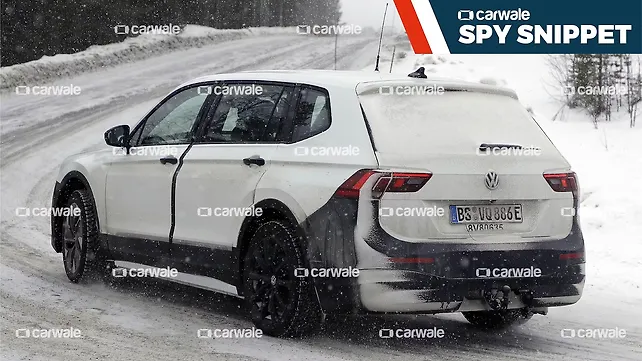 Volkswagen Tiguan rear right three quarters Volkswagen Tiguan rear right three quarters