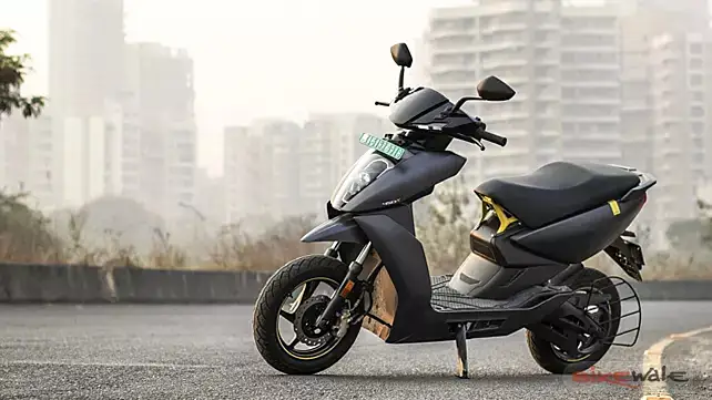Ather 450X Left Side View Ather 450X Left Side View