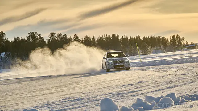 BMW X1, вид справа BMW X1, вид справа