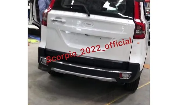 Mahindra New Scorpio, вид сзади Mahindra New Scorpio, вид сзади