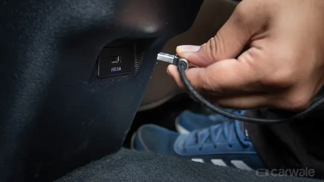 Tata Harrier USB-порт/AUX/розетка питания/беспроводная зарядка Порт USB/AUX/розетка питания/беспроводная зарядка