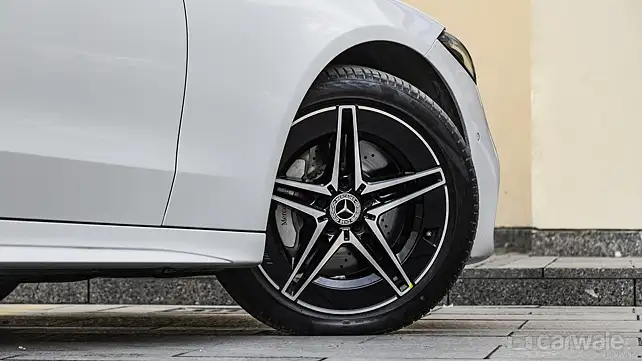 Колесо Mercedes-Benz C-Класса Колесо Mercedes-Benz C-Класса