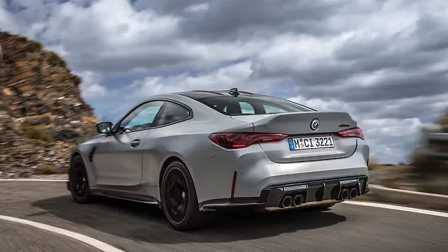 BMW M4 Competition, вид сзади BMW M4 Competition, вид сзади