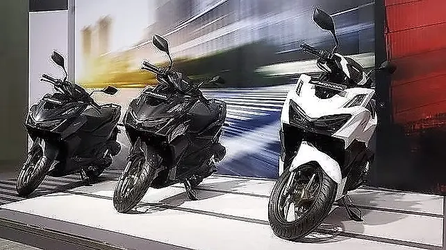 Yamaha Aerox 155 Honda Vario 160 Yamaha Aerox 155 Honda Vario 160