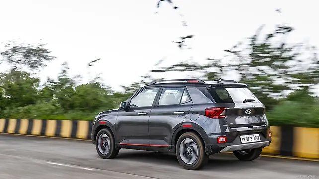 Hyundai Venue [2019-2022] Left Rear Three Quarter
