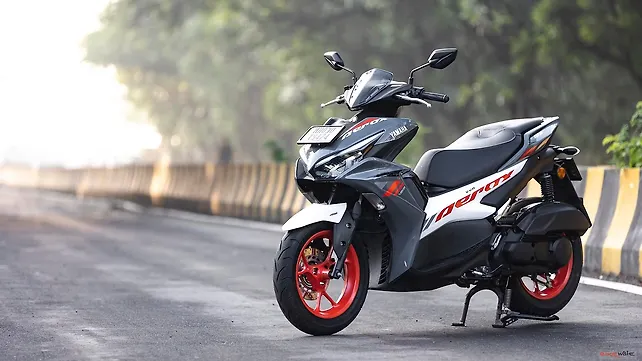 Yamaha R15 V4 Left Side View Yamaha R15 V4 Left Side View